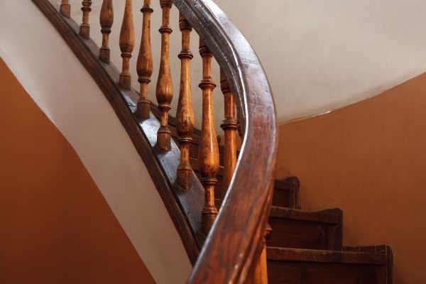 Wood Banister Installation